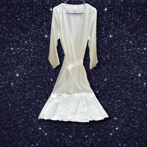 Flora Nikrooz Cream Satin Robe L/XL